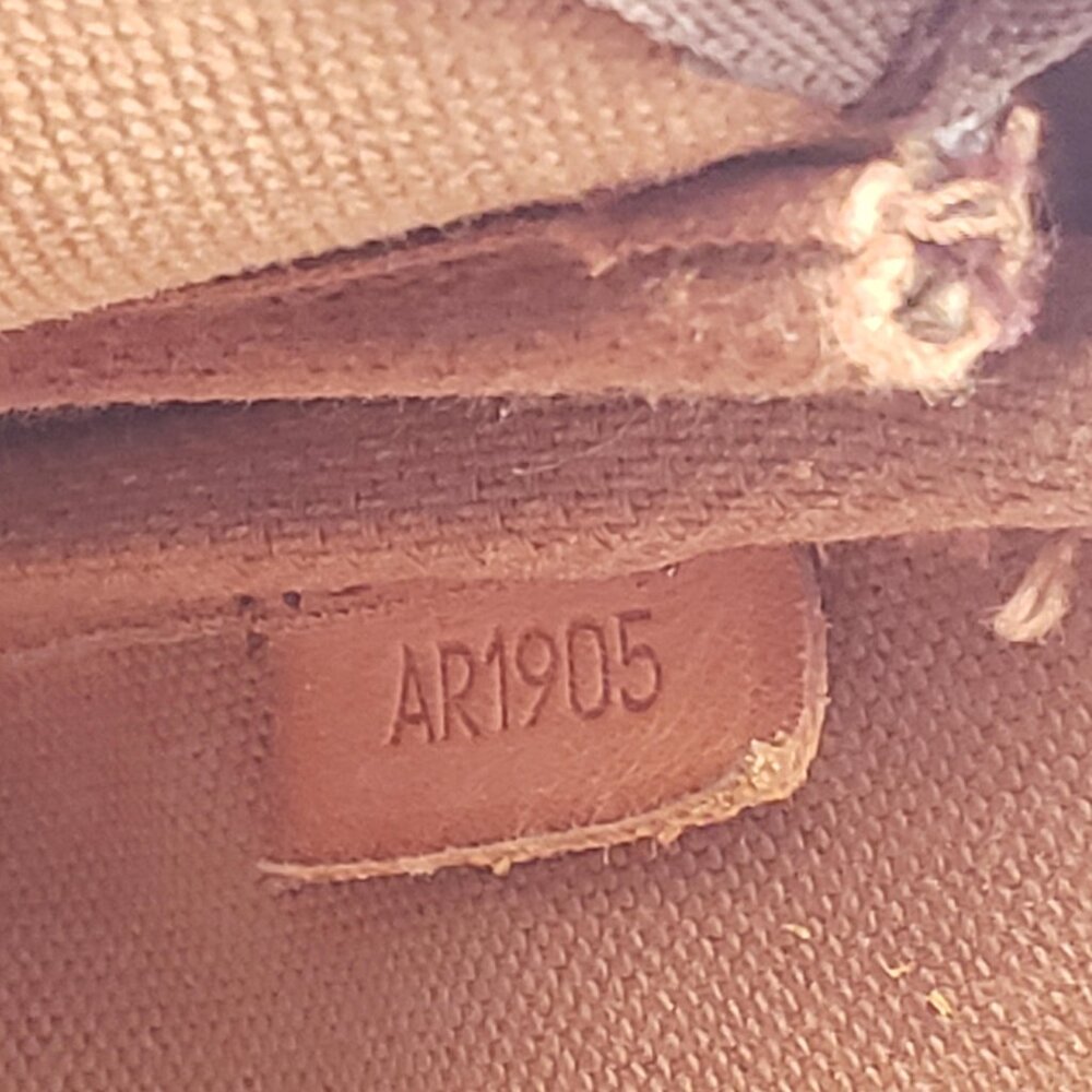 Louis Vuitton Pochette Accessoires Monogram Crossbody | LV Chain Shoulder Bag - Picture 16 of 16